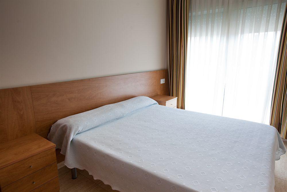 Apartaments Costamar Calafell Oda fotoğraf