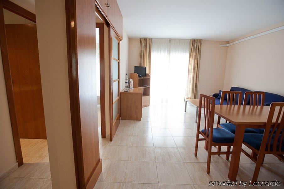 Apartaments Costamar Calafell Oda fotoğraf